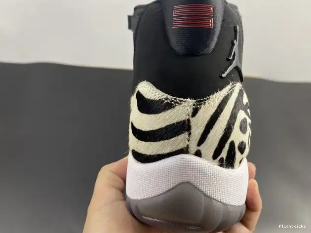 AIR INSTINCT 11 JORDAN ANIMAL AR0715-010 0704